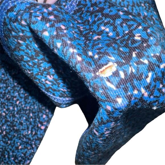 lululemon Blue and Punk Cropped workout leggings size 4 spots dots animal print - Picture 4 of 6